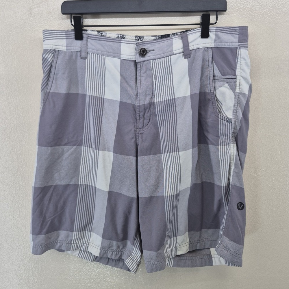 Lululemon Kahuna 10" Plaid Shorts Men's 36 Gray Golf